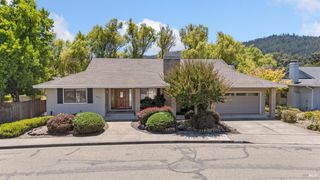 8819 Hood Mountain Way, Santa Rosa, CA 95409