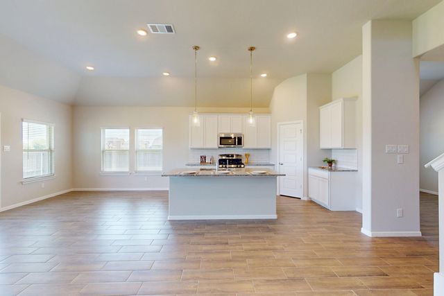 7501 Foxglove Way, Grand Prairie, TX 76084
