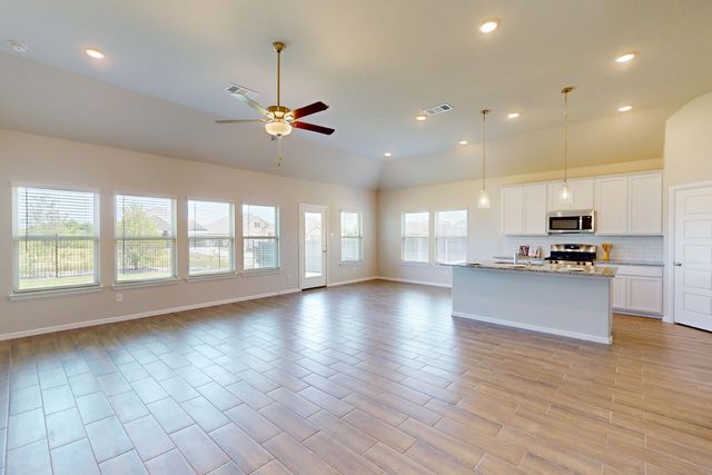 7501 Foxglove Way, Grand Prairie, TX 76084