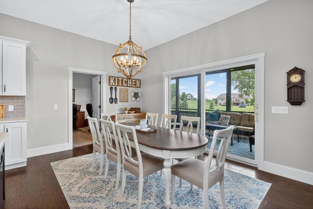 7 Pebble Creek Drive S, Le Claire, IA 52753