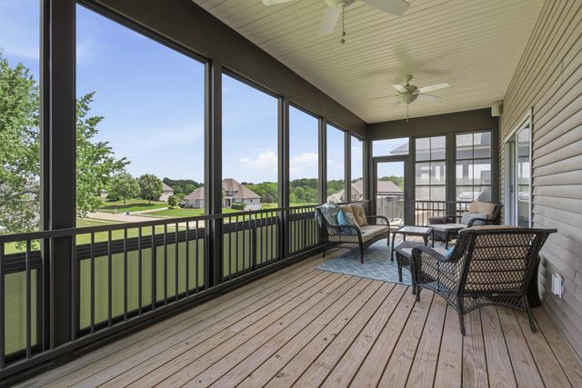 7 Pebble Creek Drive S, Le Claire, IA 52753