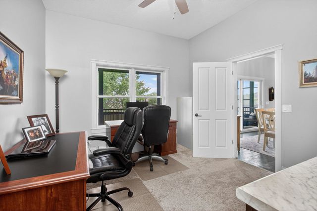 7 Pebble Creek Drive S, Le Claire, IA 52753