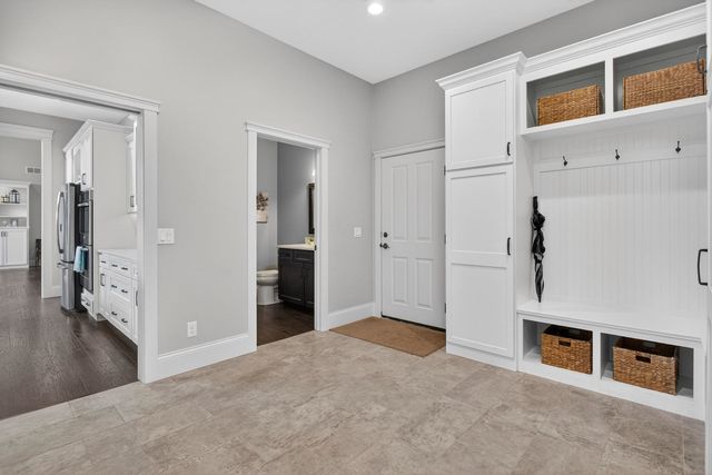 7 Pebble Creek Drive S, Le Claire, IA 52753