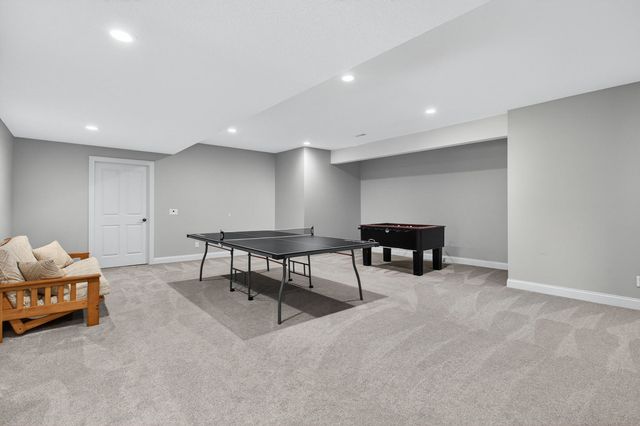7 Pebble Creek Drive S, Le Claire, IA 52753