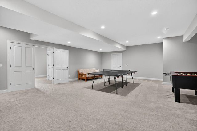 7 Pebble Creek Drive S, Le Claire, IA 52753