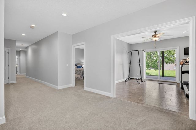 7 Pebble Creek Drive S, Le Claire, IA 52753
