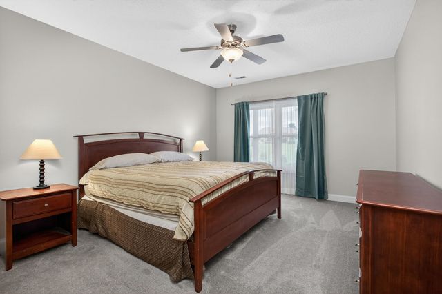 7 Pebble Creek Drive S, Le Claire, IA 52753