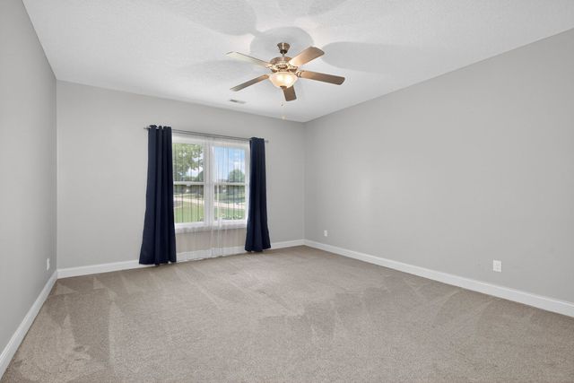 7 Pebble Creek Drive S, Le Claire, IA 52753