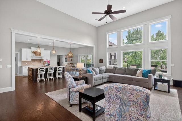 7 Pebble Creek Drive S, Le Claire, IA 52753