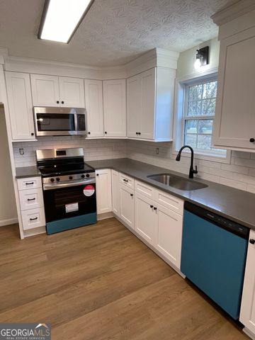 111 Shallow Creek Lane, Hogansville, GA 30230