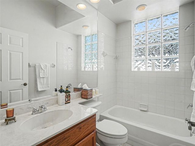 7219 COACHLIGHT STREET, Sarasota, FL 34243