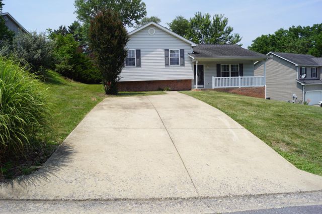 424 MEGHANN DR, Woodstock, VA 22664