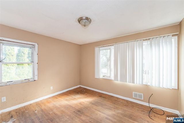 558 Beech Street, Twp Of Washington, NJ 07676