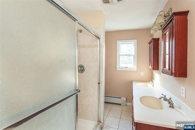 558 Beech Street, Twp Of Washington, NJ 07676