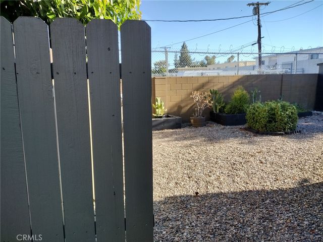 8811 Canoga Avenue 120, Canoga Park, CA 91304