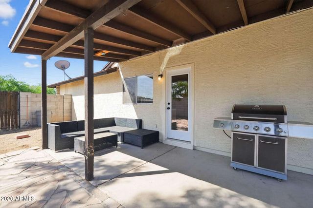 4752 W MCRAE Way, Glendale, AZ 85308