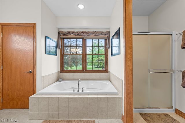 5180 Cheyney Lane, Brunswick Hills, OH 44212