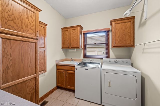 5180 Cheyney Lane, Brunswick Hills, OH 44212