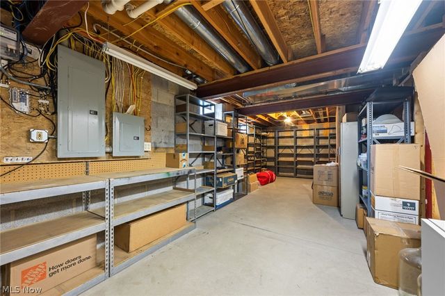 5180 Cheyney Lane, Brunswick Hills, OH 44212
