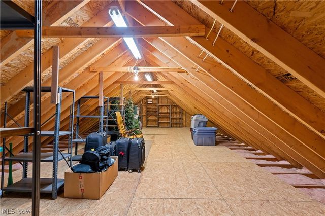 5180 Cheyney Lane, Brunswick Hills, OH 44212