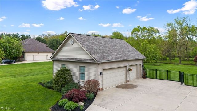 5180 Cheyney Lane, Brunswick Hills, OH 44212