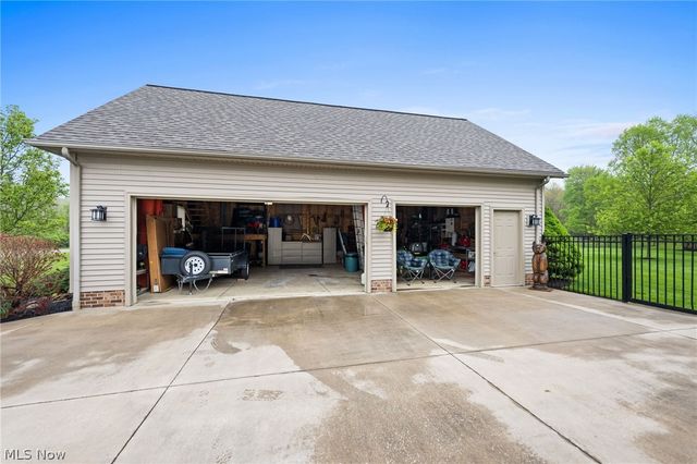 5180 Cheyney Lane, Brunswick Hills, OH 44212