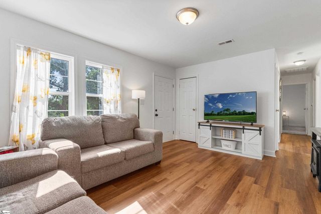 121 Cashmere Drive, Greenville, SC 29605