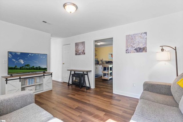 121 Cashmere Drive, Greenville, SC 29605