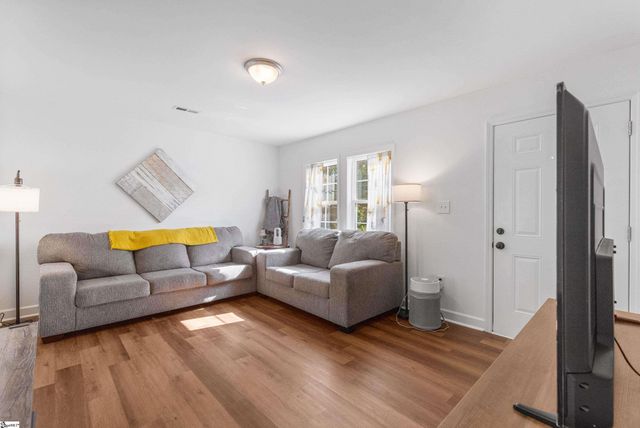 121 Cashmere Drive, Greenville, SC 29605