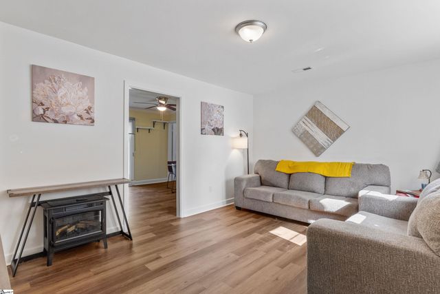 121 Cashmere Drive, Greenville, SC 29605