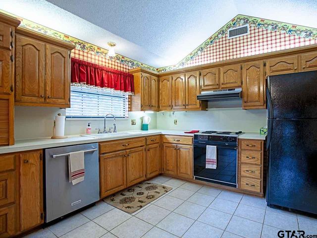 307 Bosque St, Chandler, TX 75758