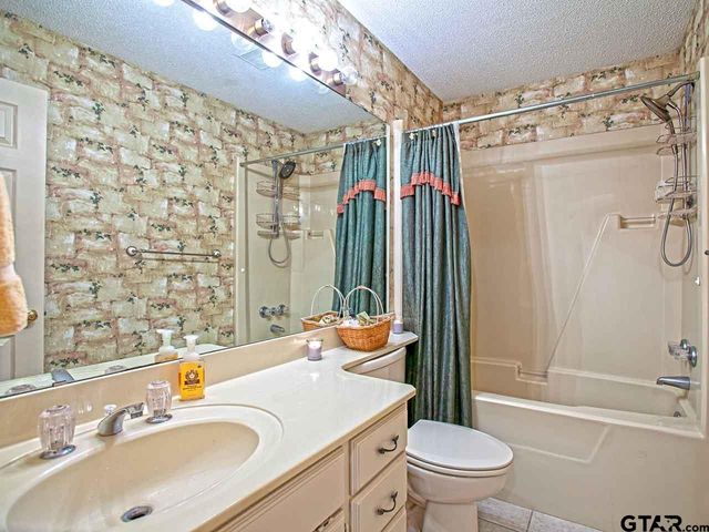 307 Bosque St, Chandler, TX 75758