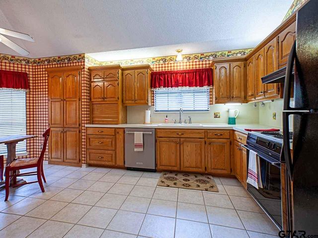 307 Bosque St, Chandler, TX 75758