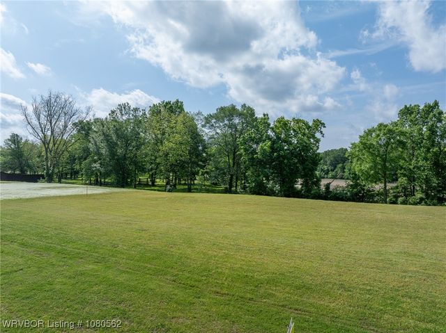 10000 Turtle Bay Drive, Fort Smith, AR 72903