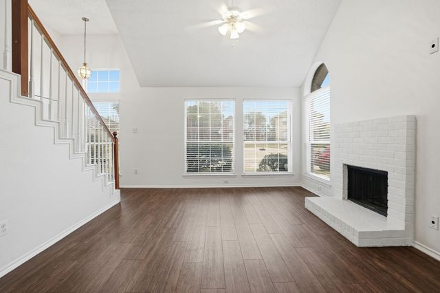 830 Greenridge Drive, Arlington, TX 76017