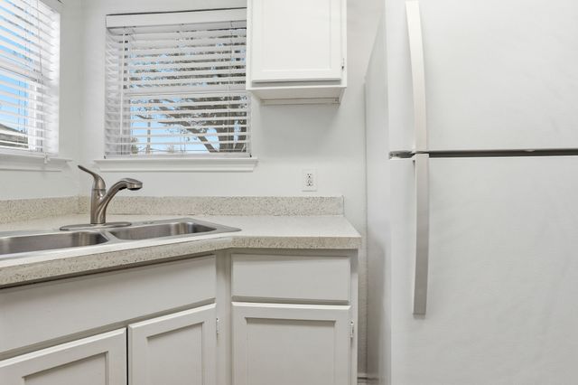 830 Greenridge Drive, Arlington, TX 76017