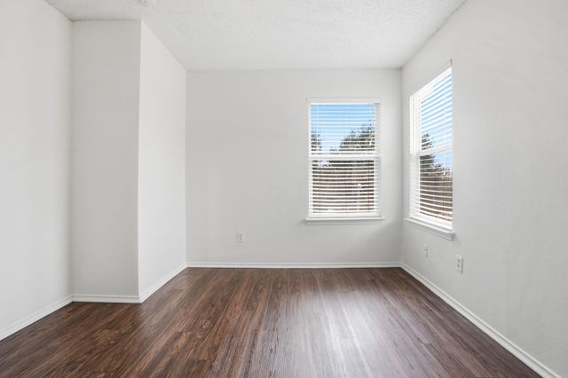 830 Greenridge Drive, Arlington, TX 76017