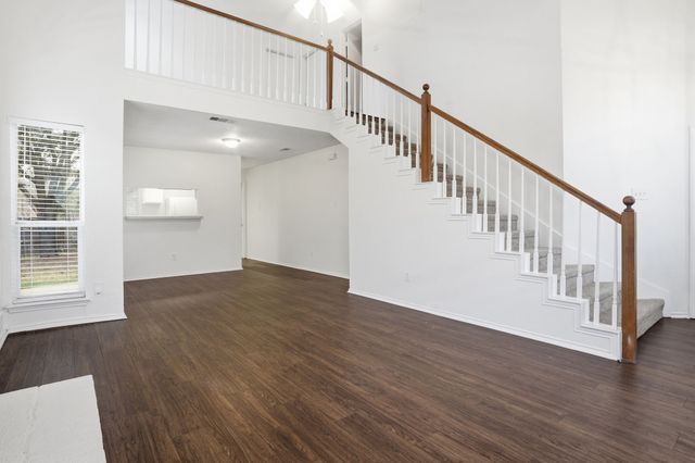 830 Greenridge Drive, Arlington, TX 76017