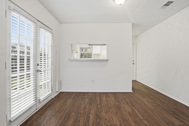 830 Greenridge Drive, Arlington, TX 76017