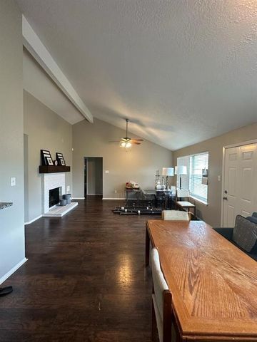 10921 Pecan Drive, La Porte, TX 77571