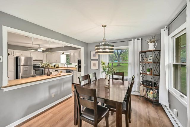 11938 N Ridgeway AVENUE, Mequon, WI 53097