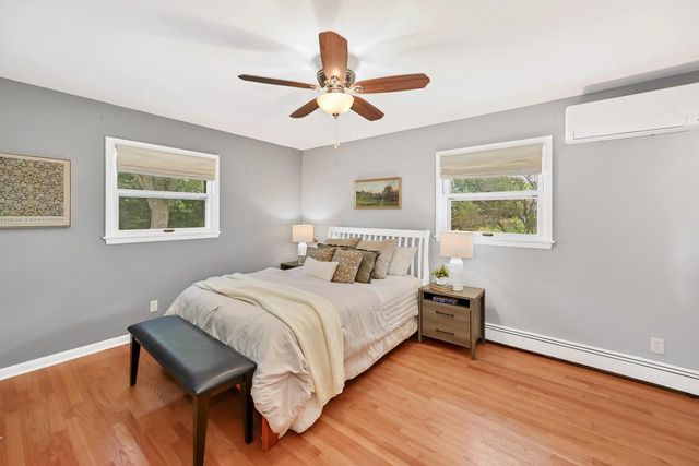 11938 N Ridgeway AVENUE, Mequon, WI 53097