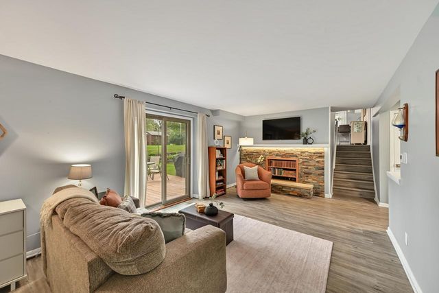 11938 N Ridgeway AVENUE, Mequon, WI 53097