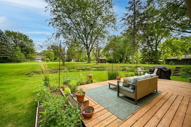 11938 N Ridgeway AVENUE, Mequon, WI 53097