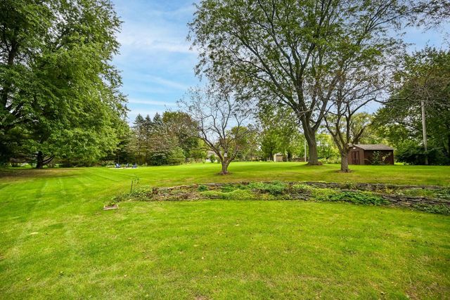 11938 N Ridgeway AVENUE, Mequon, WI 53097