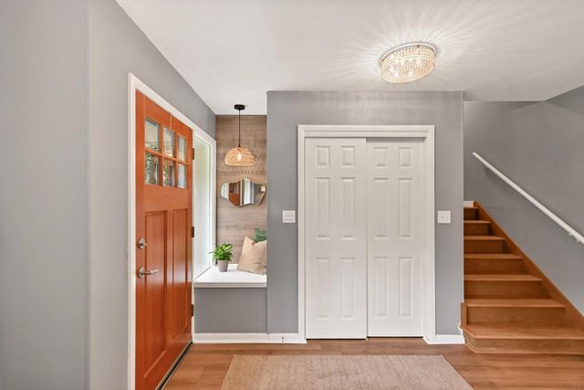 11938 N Ridgeway AVENUE, Mequon, WI 53097