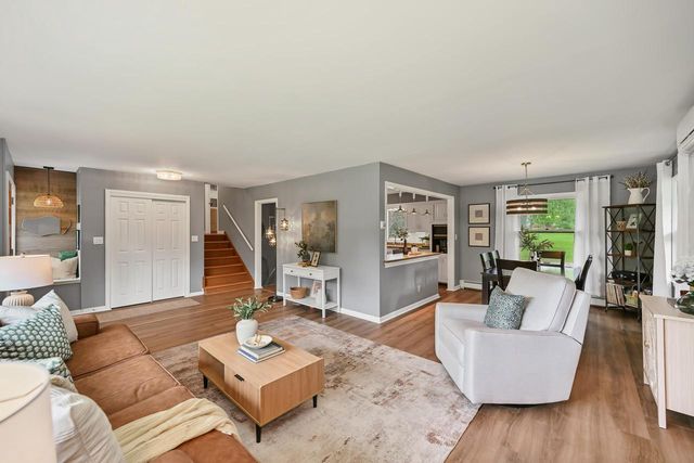 11938 N Ridgeway AVENUE, Mequon, WI 53097