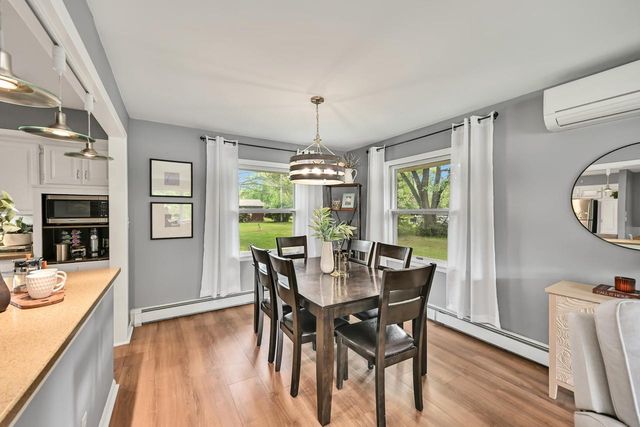 11938 N Ridgeway AVENUE, Mequon, WI 53097