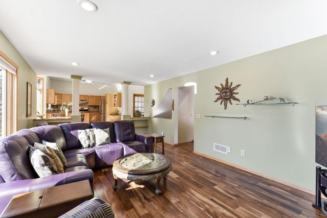 2290 Hillwood Drive E, Maplewood, MN 55119