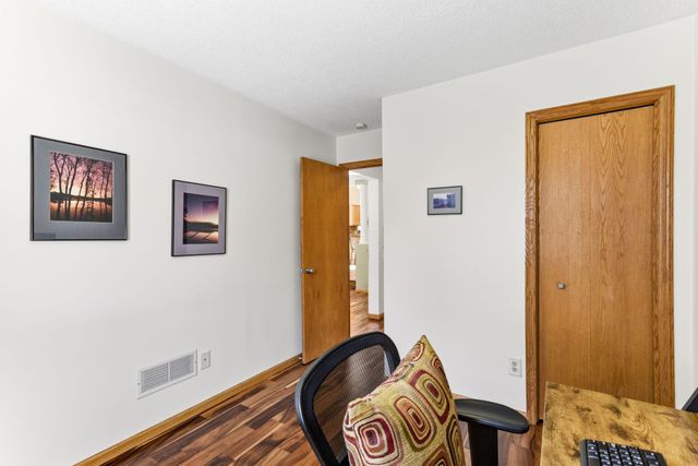 2290 Hillwood Drive E, Maplewood, MN 55119